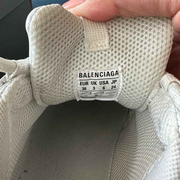 Balenciaga Triple S - Picture 10 of 12